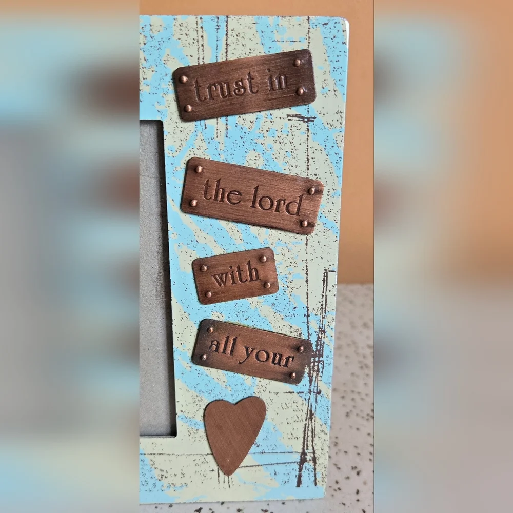 Inspirational Photo Frame - Trust In The Lord